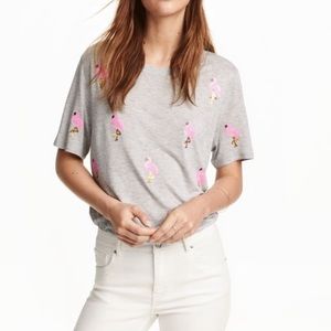 ⭐H & M Flamingo Sequined Heather grey T